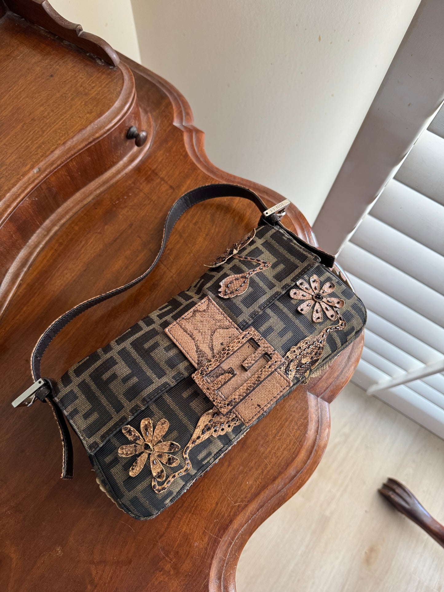 FENDI BAGUETTE