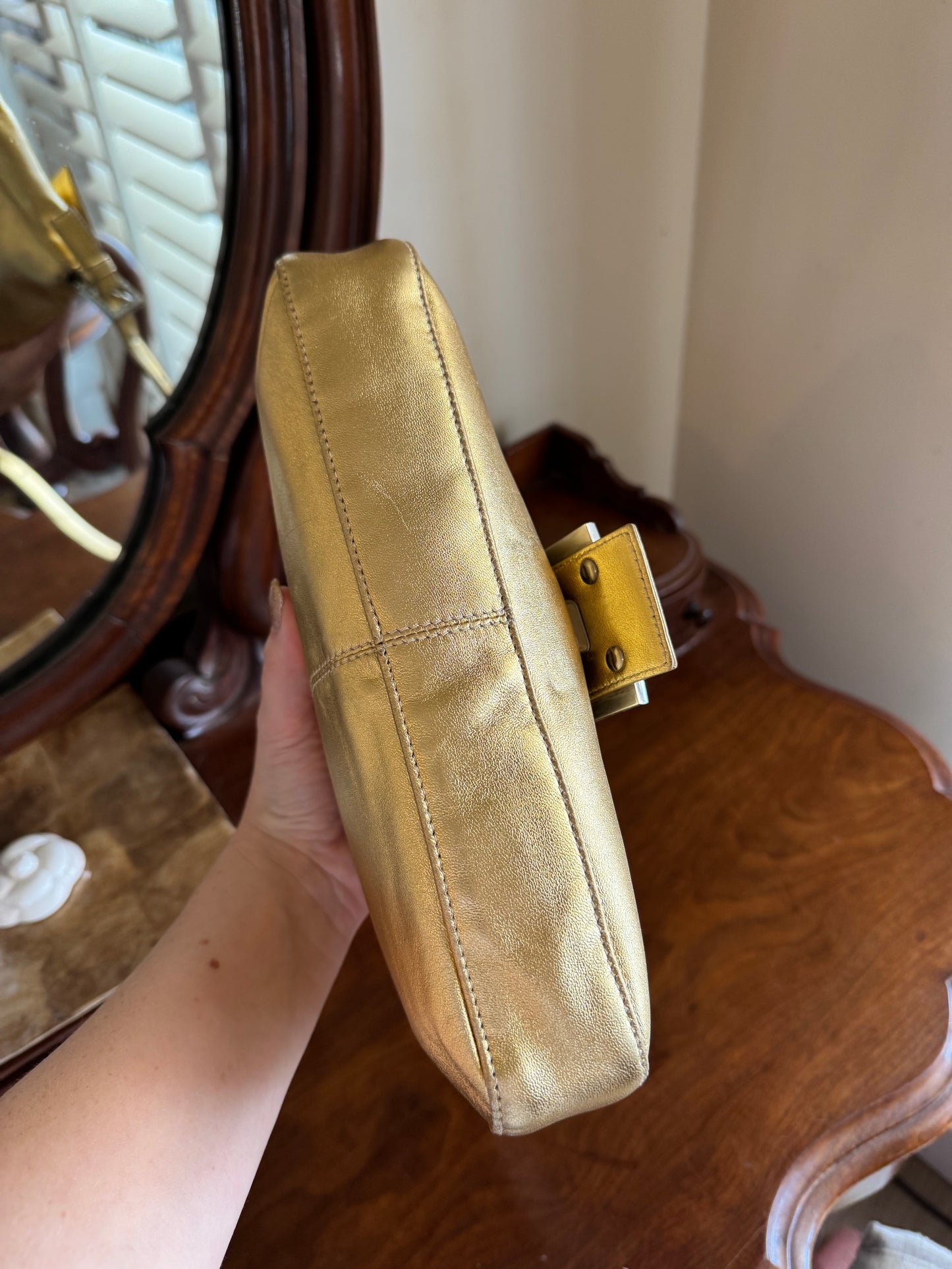 FENDI BAGUETTE GOLD