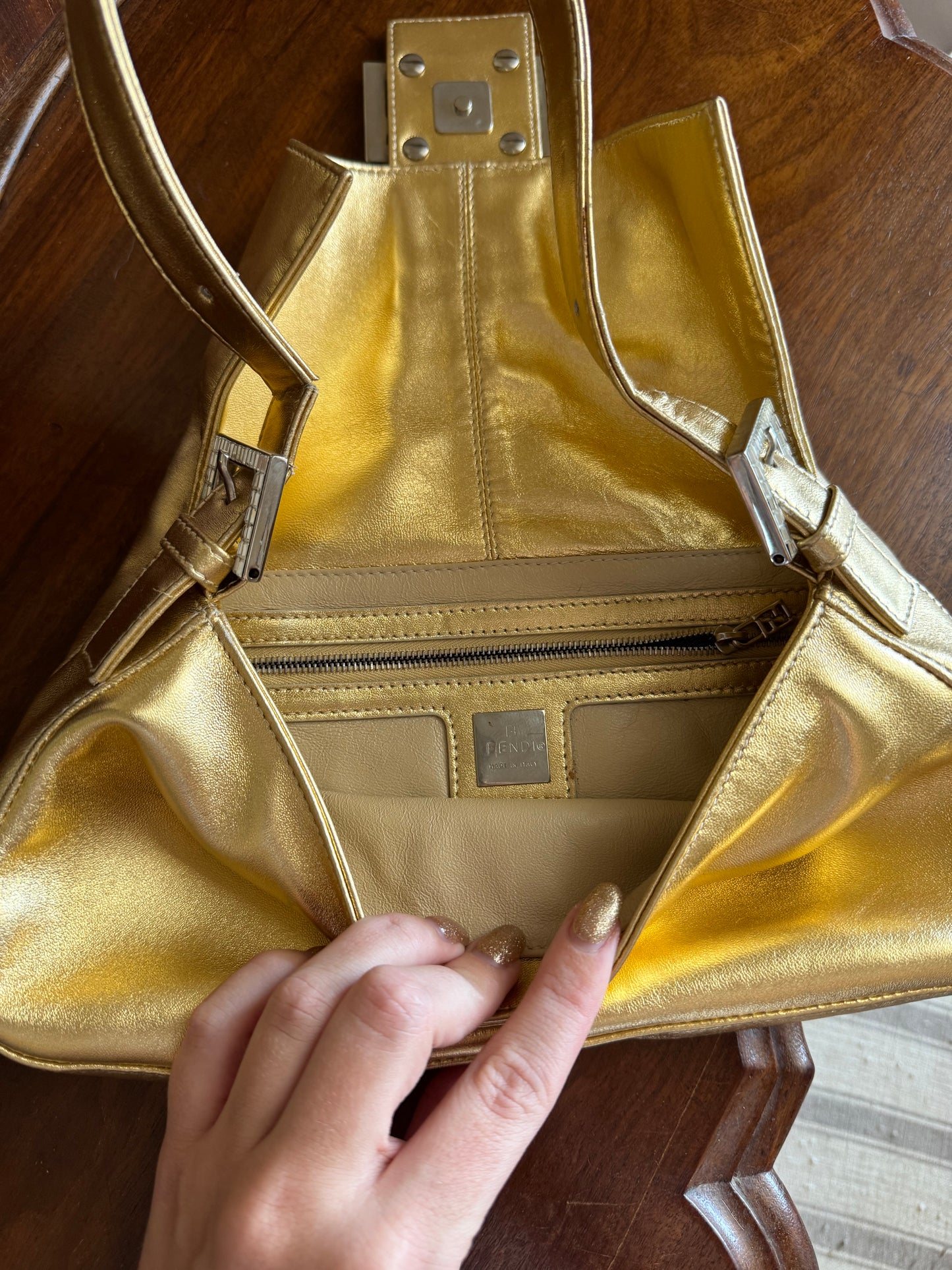 FENDI BAGUETTE GOLD