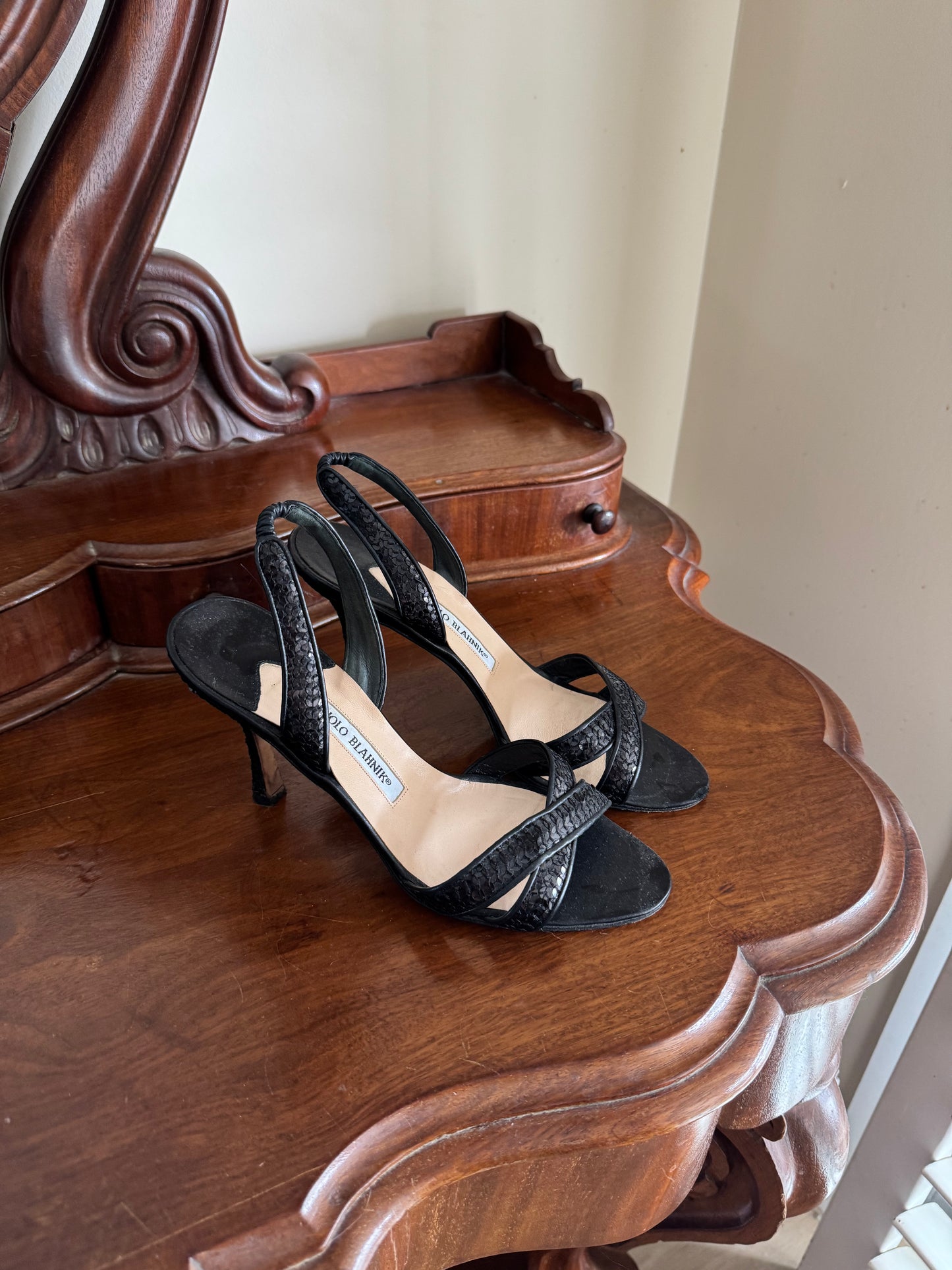 MANOLO BLAHNIK CALLASLI SEQUIN SANDALS SIZE 38